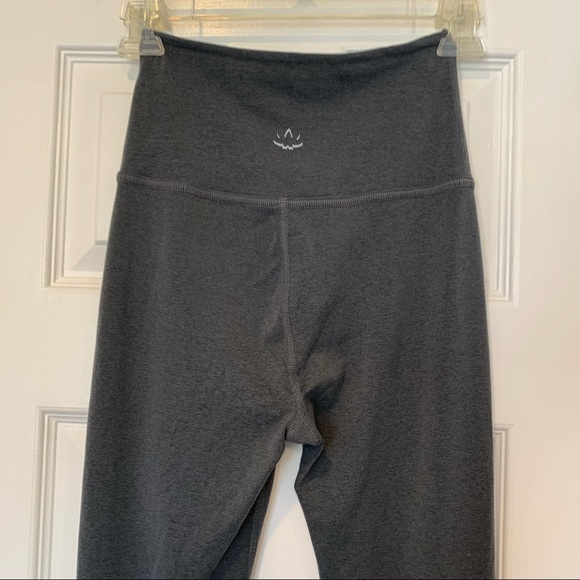Beyond Yoga high rise leggings super soft size small grey - Picture 6 of 9
